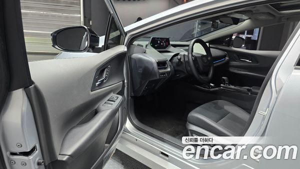 Toyota Prius 2024, фото 13
