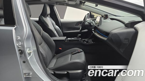 Toyota Prius 2024, фото 16