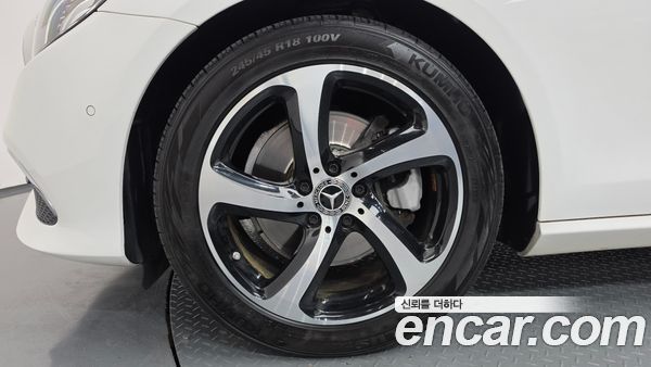 Mercedes-Benz E-Class 2020, фото 5