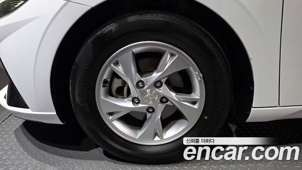 Hyundai Elantra 2021, фото 5