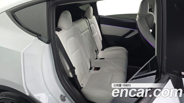 Tesla Model Y 2022, фото 16