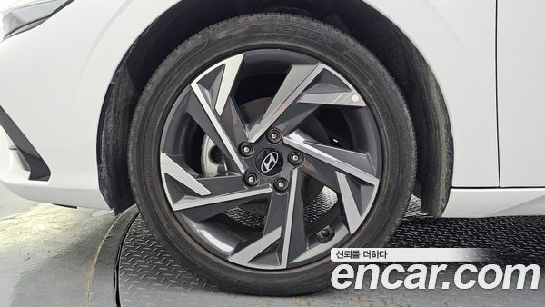 Hyundai Elantra 2024, фото 5