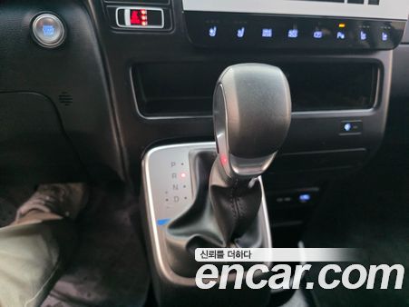 Hyundai Staria 2025, фото 9