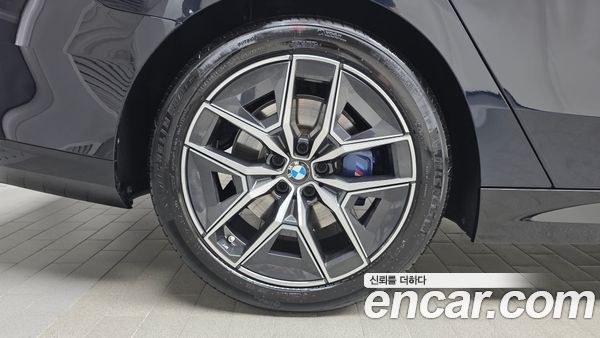 BMW 5 Series 2025, фото 4
