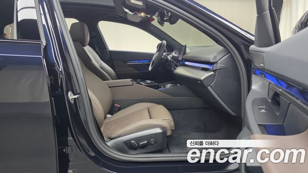 BMW 5 Series 2025, фото 15