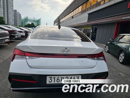 Hyundai Elantra 2024, фото 5