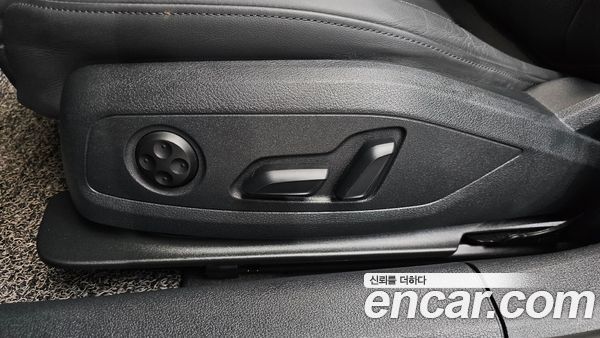 Audi A4 2020, фото 31