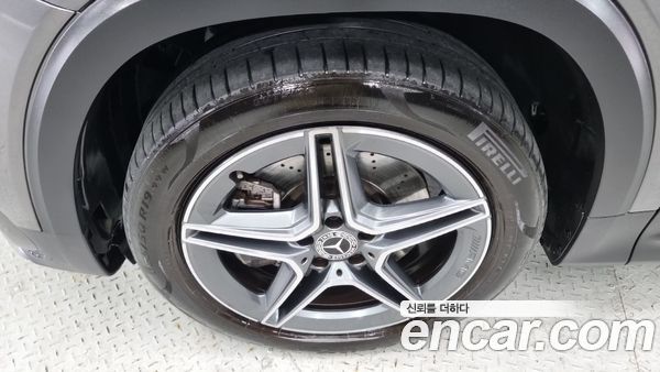Mercedes-Benz GLB 2024, фото 5