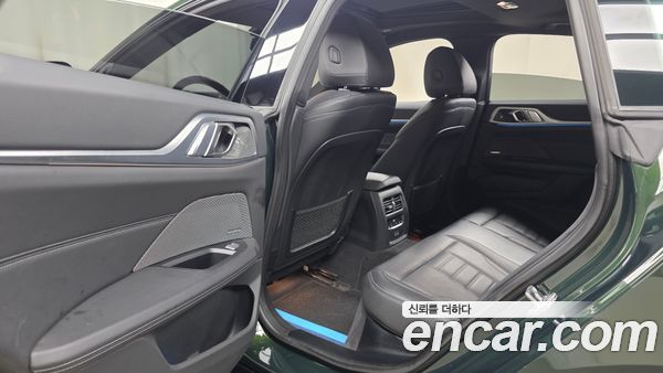 BMW i4 2022, фото 31