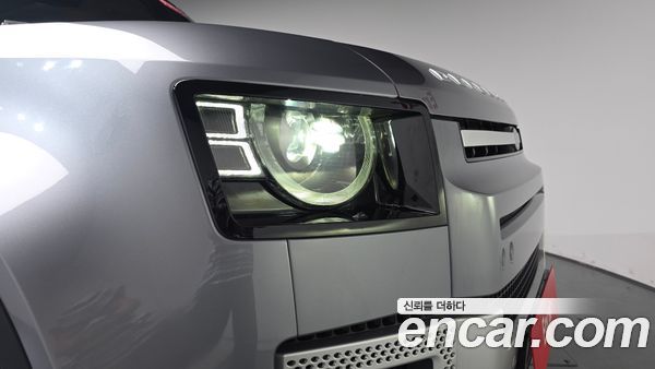 Land Rover Defender 2023, фото 7