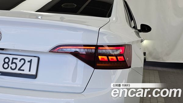 Volkswagen Jetta 2023, фото 9