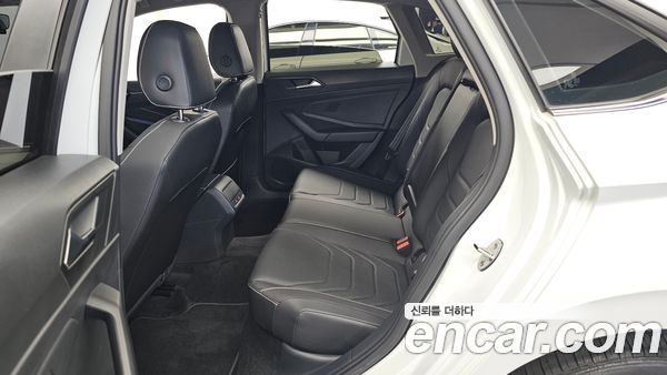 Volkswagen Jetta 2023, фото 16