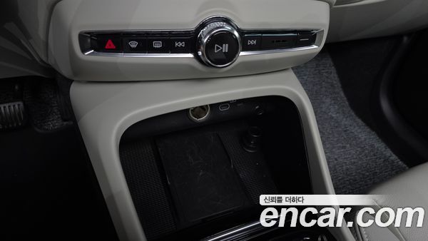 Volvo XC40 2024, фото 31