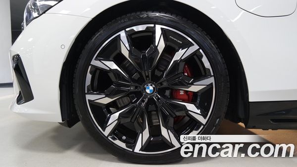 BMW 5 Series 2025, фото 5