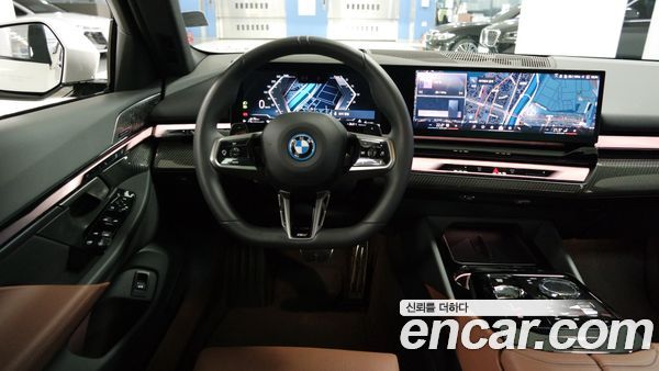 BMW 5 Series 2025, фото 14