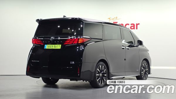 Toyota Alphard 2024, фото 2