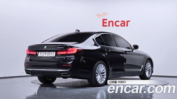 BMW 5 Series 2023, фото 2
