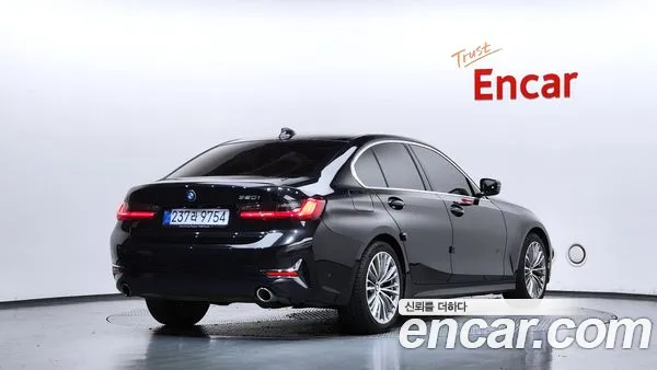 BMW 3 Series 2022, фото 2