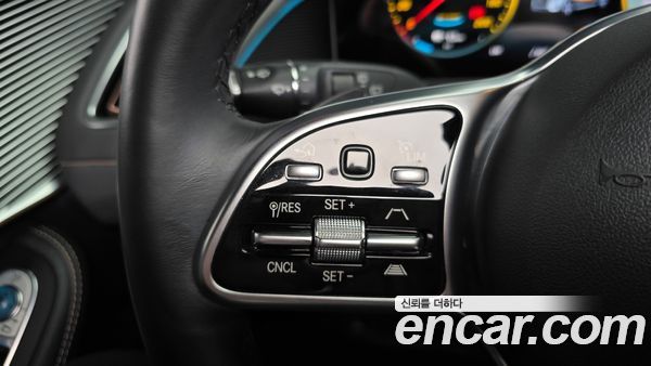 Mercedes-Benz EQC 2020, фото 20