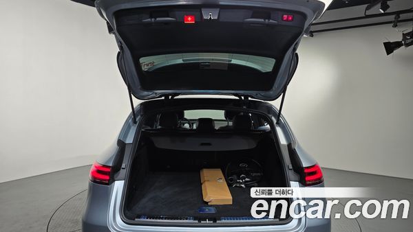 Mercedes-Benz EQC 2020, фото 22