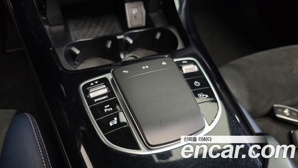 Mercedes-Benz EQC 2020, фото 24