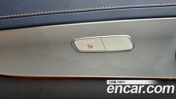 Mercedes-Benz EQC 2020, фото 28