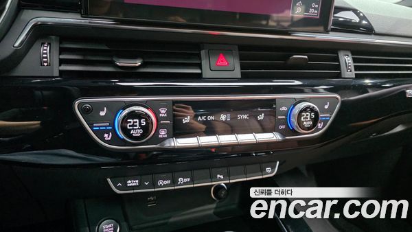 Audi A4 2022, фото 31