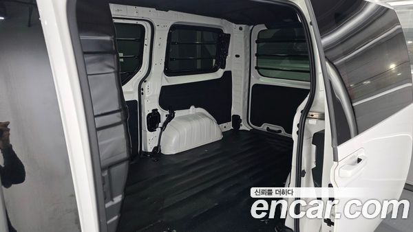 Hyundai Staria 2025, фото 29