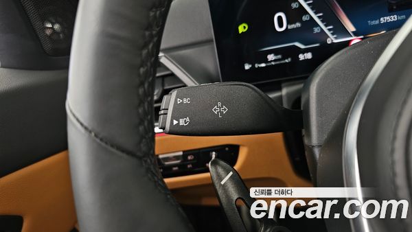 BMW 3 Series 2023, фото 29