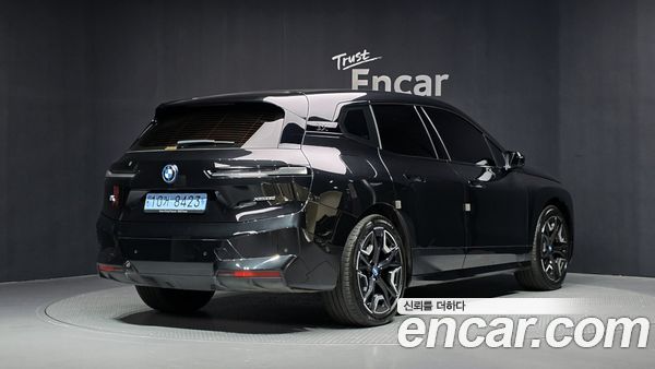 BMW iX 2022, фото 2