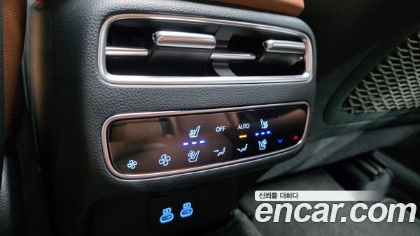 Genesis GV70 2025, фото 29