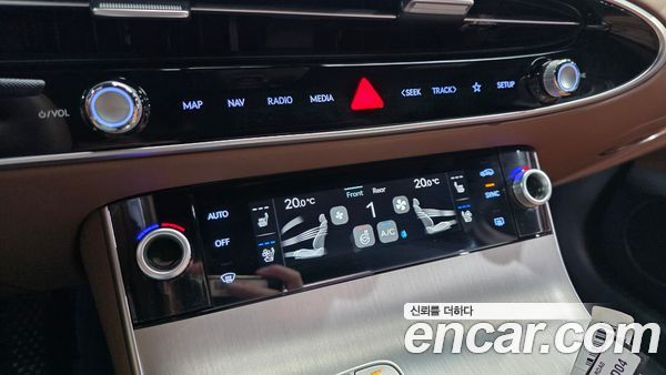 Genesis GV70 2025, фото 31