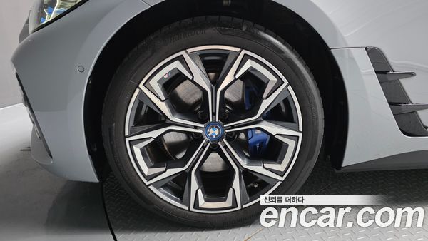 BMW i4 2023, фото 5