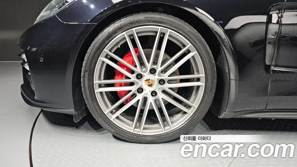Porsche Panamera 2020, фото 4