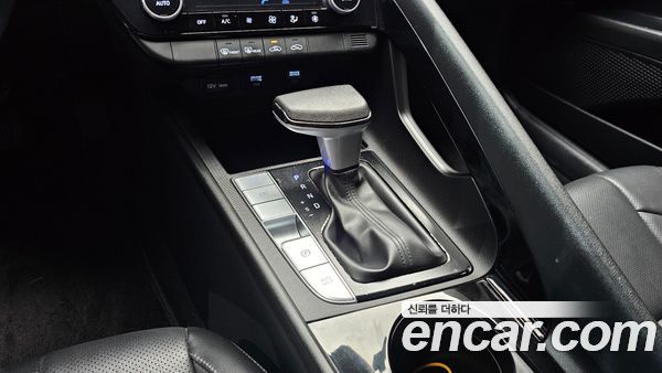 Hyundai Elantra 2023, фото 12