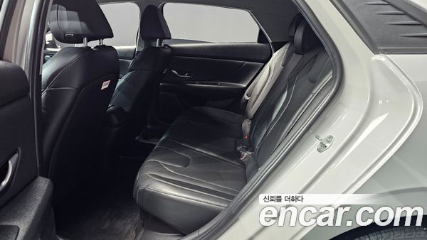 Hyundai Elantra 2023, фото 18