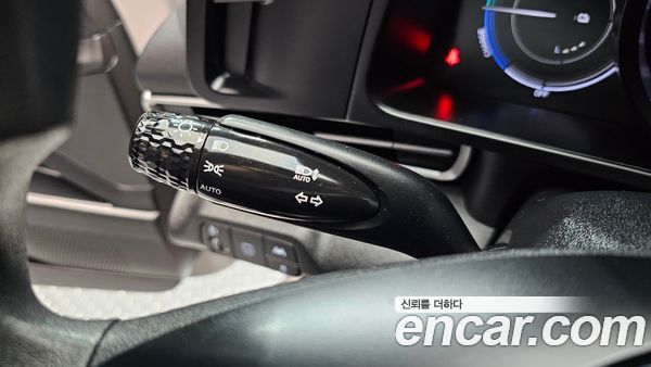 Hyundai Elantra 2023, фото 24