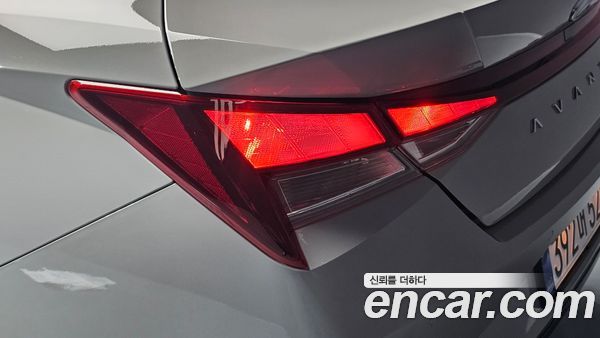 Hyundai Elantra 2023, фото 9