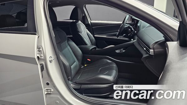 Hyundai Elantra 2023, фото 16
