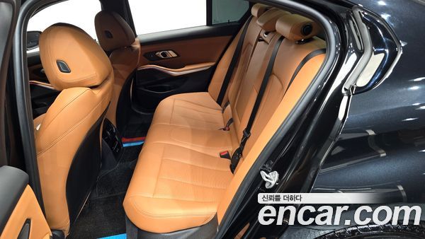 BMW 3 Series 2024, фото 16