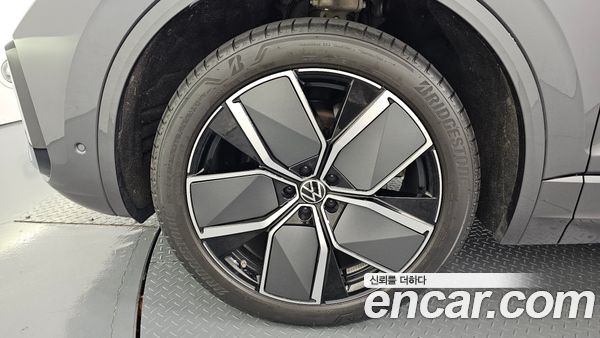 Volkswagen Touareg 2024, фото 5