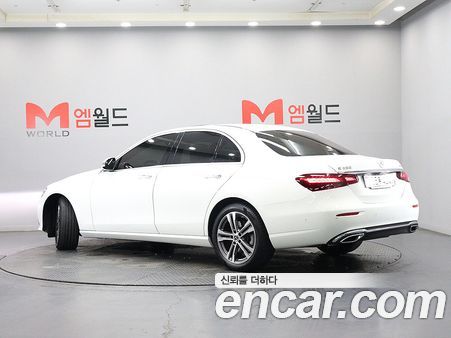 Mercedes-Benz E-Class 2022, фото 3