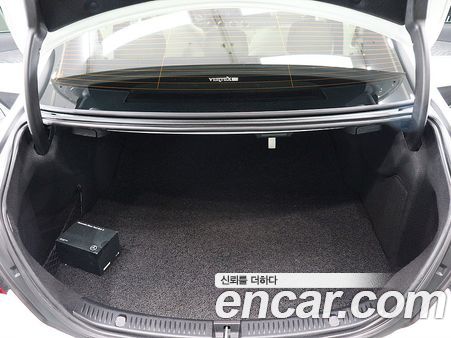 Mercedes-Benz E-Class 2022, фото 20