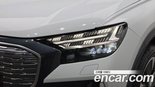 Audi Q4 e-tron 2022, фото 8