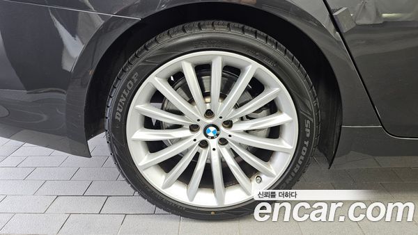 BMW 5 Series 2023, фото 5