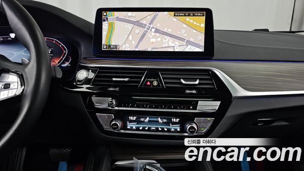 BMW 5 Series 2023, фото 20