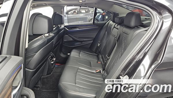 BMW 5 Series 2023, фото 16
