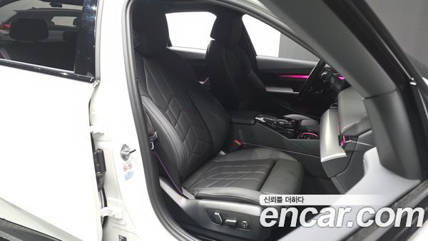 BMW 5 Series 2025, фото 15