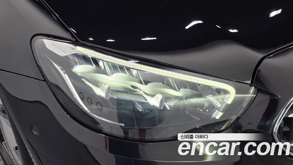 Mercedes-Benz E-Class 2023, фото 8