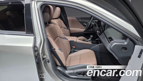 Lexus ES 2025, фото 16